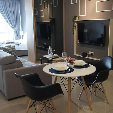 Twin Galaxy Suites By Iconic Bliss Johor Bahru Bagian luar foto