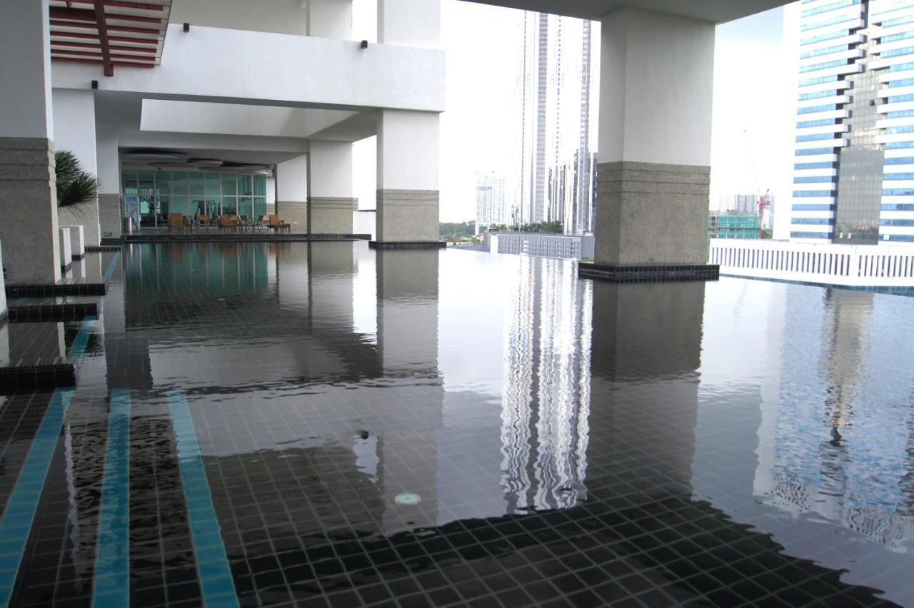 Twin Galaxy Suites By Iconic Bliss Johor Bahru Bagian luar foto