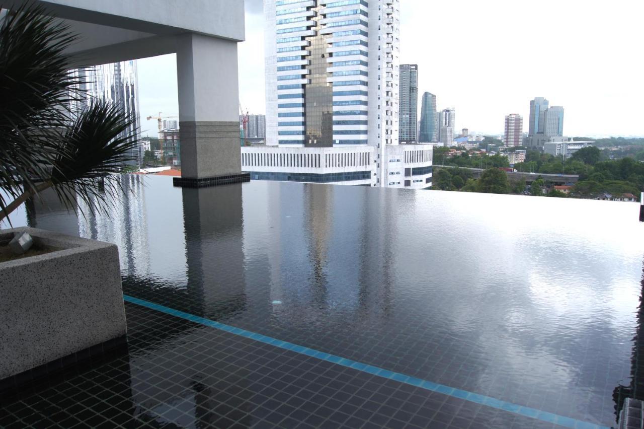 Twin Galaxy Suites By Iconic Bliss Johor Bahru Bagian luar foto