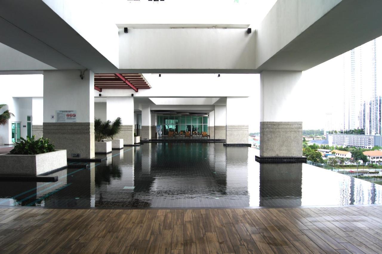 Twin Galaxy Suites By Iconic Bliss Johor Bahru Bagian luar foto