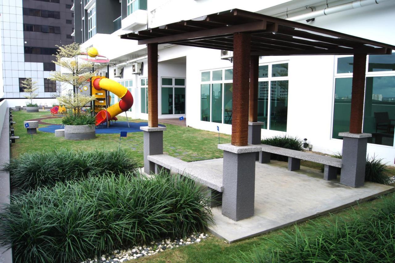 Twin Galaxy Suites By Iconic Bliss Johor Bahru Bagian luar foto