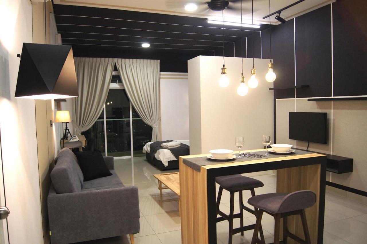 Twin Galaxy Suites By Iconic Bliss Johor Bahru Bagian luar foto
